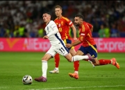 英雄联盟总决赛直播-紧张刺激的欧洲足球竞技，胜负难料