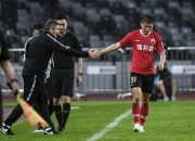 英雄联盟总决赛2025-关于上海绿地申花客场逼平深圳佳兆业，逐渐追赶的信息