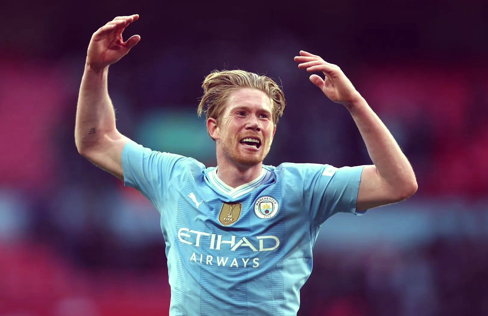 曼城主场大胜,继续不败战绩 曼城主场大胜,继续不败战绩