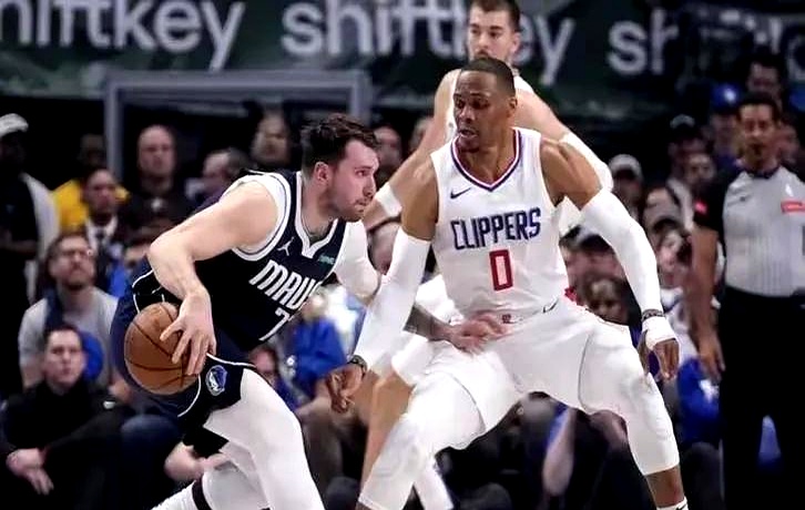 骑士遭遇三连败,老将詹姆斯再次身背责任 骑士遭遇三连败,老将詹姆斯再次身背责任