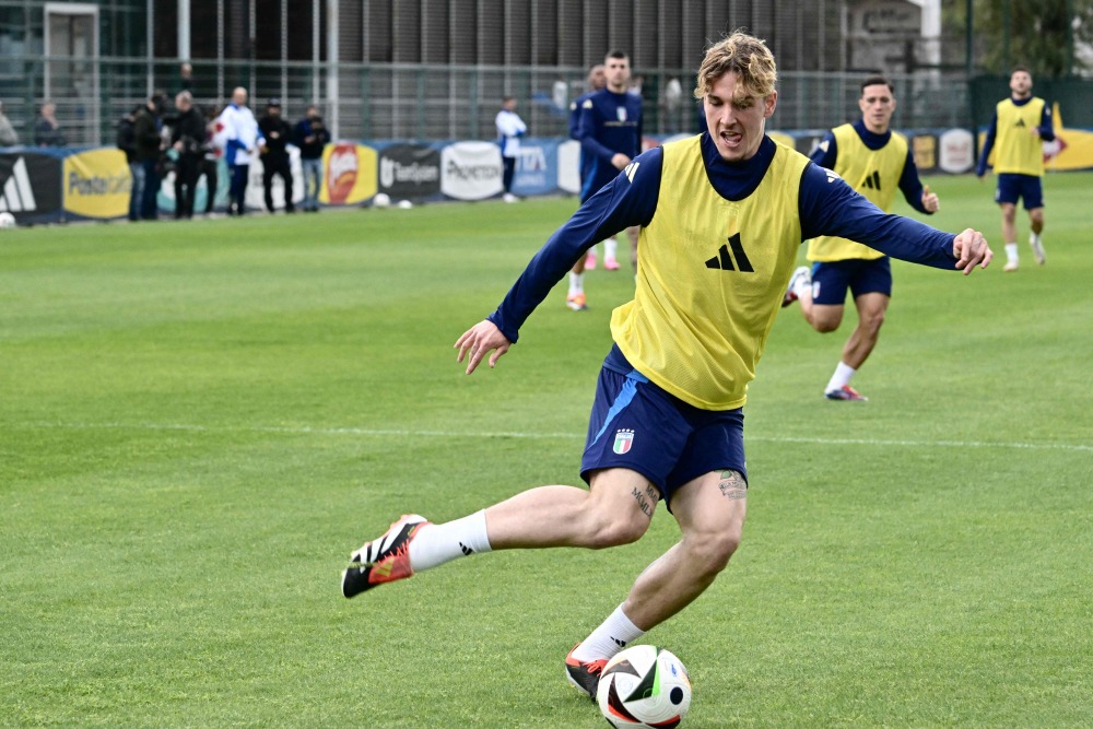 意大利足球比赛中一名球员的突出表现 意大利足球比赛中一名球员的突出表现