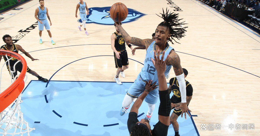 激烈对决中的关键时刻，转折不断